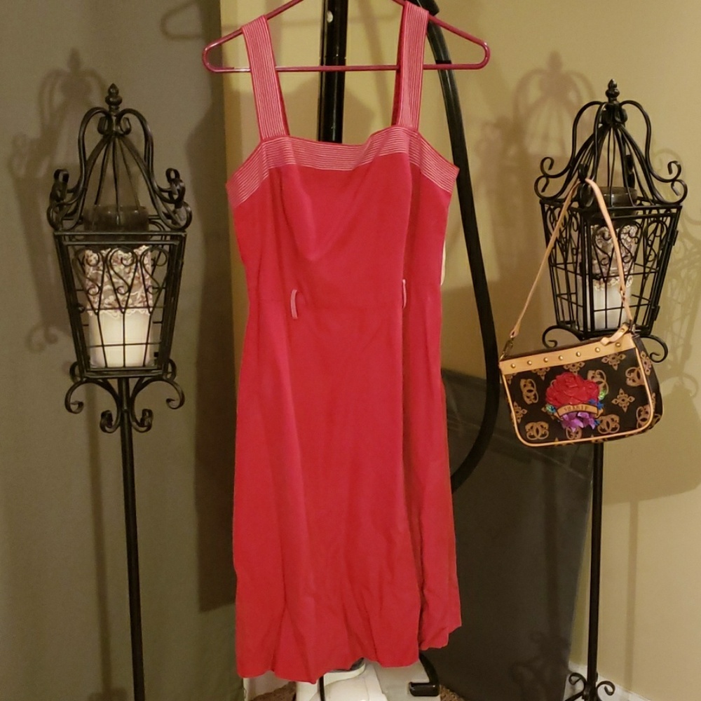 Sale!  Beautiful slim fit summer dress